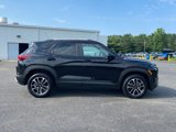Used 2025 Chevrolet TrailBlazer LT image 2