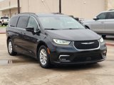 Used 2022 Chrysler Pacifica Touring-L image 3