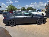 Used 2022 Hyundai Elantra SEL w/ Convenience Package image 3