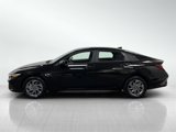 Used 2024 Hyundai Elantra SEL image 3