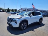 Used 2024 Nissan Rogue SV w/ SV Premium Package image 3
