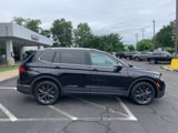 Used 2024 Volkswagen Tiguan SE image 2