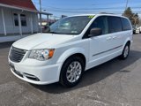 Used 2016 Chrysler Town & Country Touring image 3