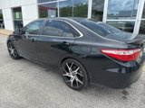 Used 2016 Toyota Camry SE image 3