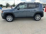 Used 2018 Jeep Renegade Latitude w/ Cold Weather Group image 5