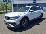 Used 2022 Volkswagen Tiguan SE image 3
