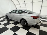 Used 2023 Nissan Altima 2.5 SV image 2