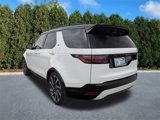 Used 2024 Land Rover Discovery Dynamic SE image 6