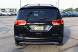Used 2018 Chrysler Pacifica Limited image 5