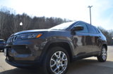 Used 2023 Jeep Compass Latitude image 3