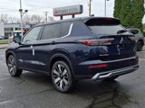 New 2025 Mitsubishi Outlander SE image 3