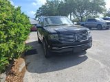 Used 2017 Lincoln Navigator Select image 3