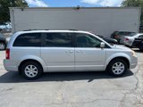 Used 2010 Chrysler Town & Country Touring image 5