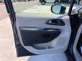 Used 2023 Chrysler Pacifica Touring-L image 4