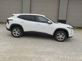 Used 2024 Chevrolet Trax LS w/ LS Convenience Package image 4