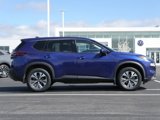 Used 2021 Nissan Rogue SV image 2