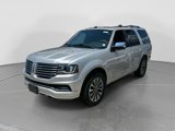 Used 2017 Lincoln Navigator Select image 3
