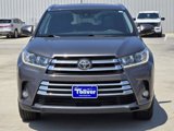 Used 2017 Toyota Highlander Limited image 3
