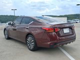 Used 2024 Nissan Altima 2.5 SV image 3