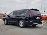 New 2025 Chrysler Pacifica Select image 3