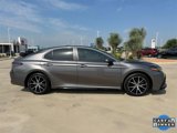 Used 2021 Toyota Camry SE w/ Carpet Mat Package (TMS) image 2