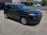 Used 2017 Jeep Cherokee Latitude image 5
