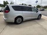 Used 2023 Chrysler Pacifica Touring-L image 4