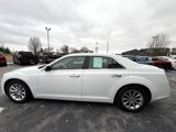 Used 2013 Chrysler 300 C image 4