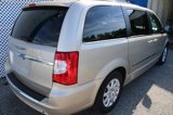 Used 2012 Chrysler Town & Country Touring-L image 3
