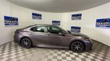 Used 2021 Toyota Camry SE image 3
