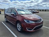 Used 2019 Chrysler Pacifica Limited image 3