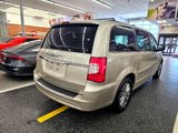 Used 2014 Chrysler Town & Country Touring-L w/ Driver Convenience Group image 4