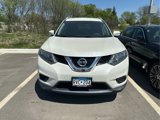Used 2015 Nissan Rogue SV image 2