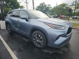 Used 2021 Toyota Highlander XLE image 2