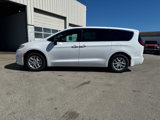 New 2025 Chrysler Pacifica Select image 2