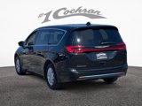 Used 2023 Chrysler Pacifica Touring-L image 5