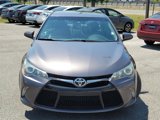 Used 2017 Toyota Camry SE image 3