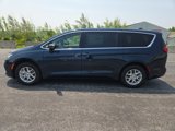 New 2025 Chrysler Pacifica Select image 2