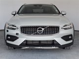 Used 2020 Volvo V60 T5 Cross Country image 3