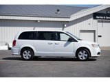 Used 2018 Dodge Grand Caravan SE image 2