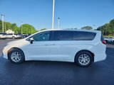 Used 2023 Chrysler Pacifica Touring-L image 6