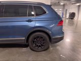 Used 2020 Volkswagen Tiguan SE w/ Panoramic Sunroof Package image 6