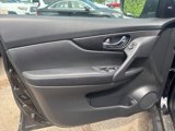 Used 2018 Nissan Rogue SV image 5