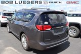 Used 2017 Chrysler Pacifica Touring-L image 4