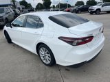 Used 2022 Toyota Camry LE image 4