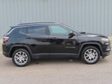 Used 2022 Jeep Compass Latitude image 2