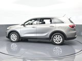Used 2019 Kia Sorento LX image 3