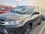 Used 2018 Toyota Highlander XLE image 2