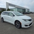 Used 2019 Chrysler Pacifica Limited w/ Tire & Wheel Group image 1