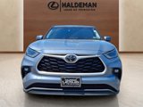 Used 2021 Toyota Highlander LE image 2